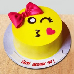 Half Kg Birthday Cake For Girls